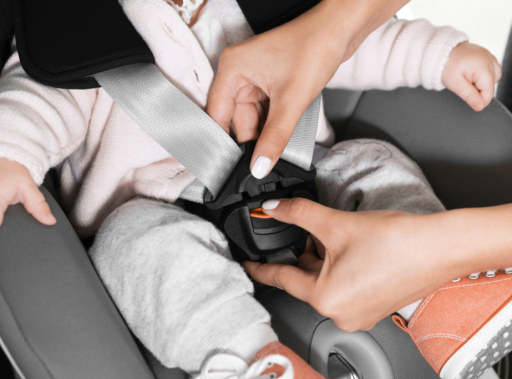 Podela 100 besplatnih dečjih auto-sedišta danas u Zemunu