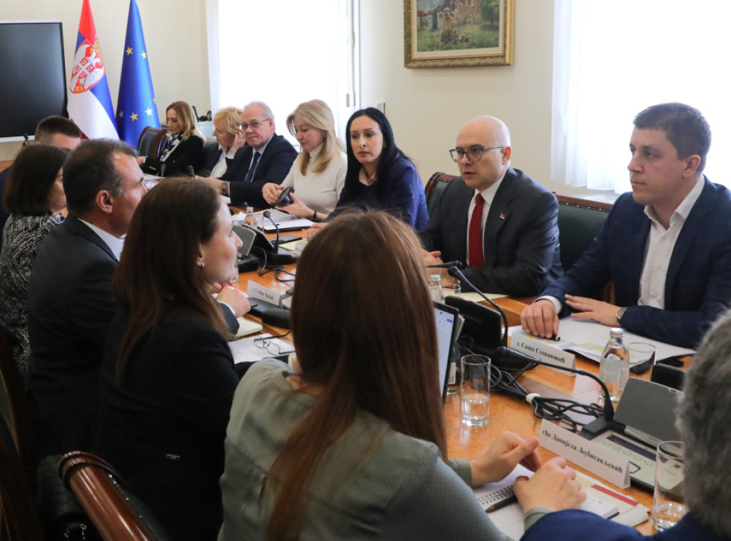 Miloš Vučević sa predstavnicima Sindikata uprave Srbije o poboljšanju položaja zaposlenih