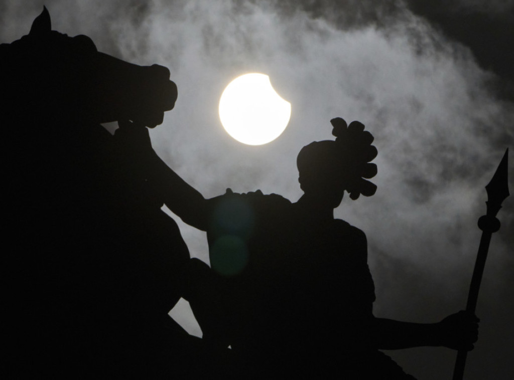 Delimično pomračenje Sunca bilo vidljivo iz većeg dela Evrope i dela Severne Amerike