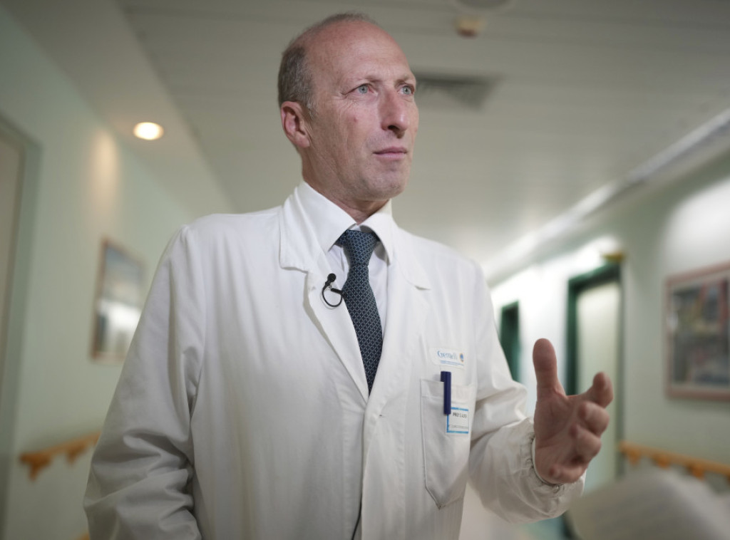 Lekar: Papa Franja se iznenađujuće dobro oporavlja