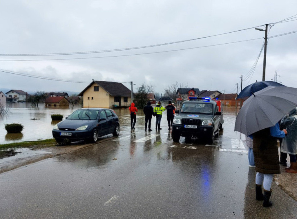 Poplava u Prijedoru se povlači, šteta u domaćinstvima velika
