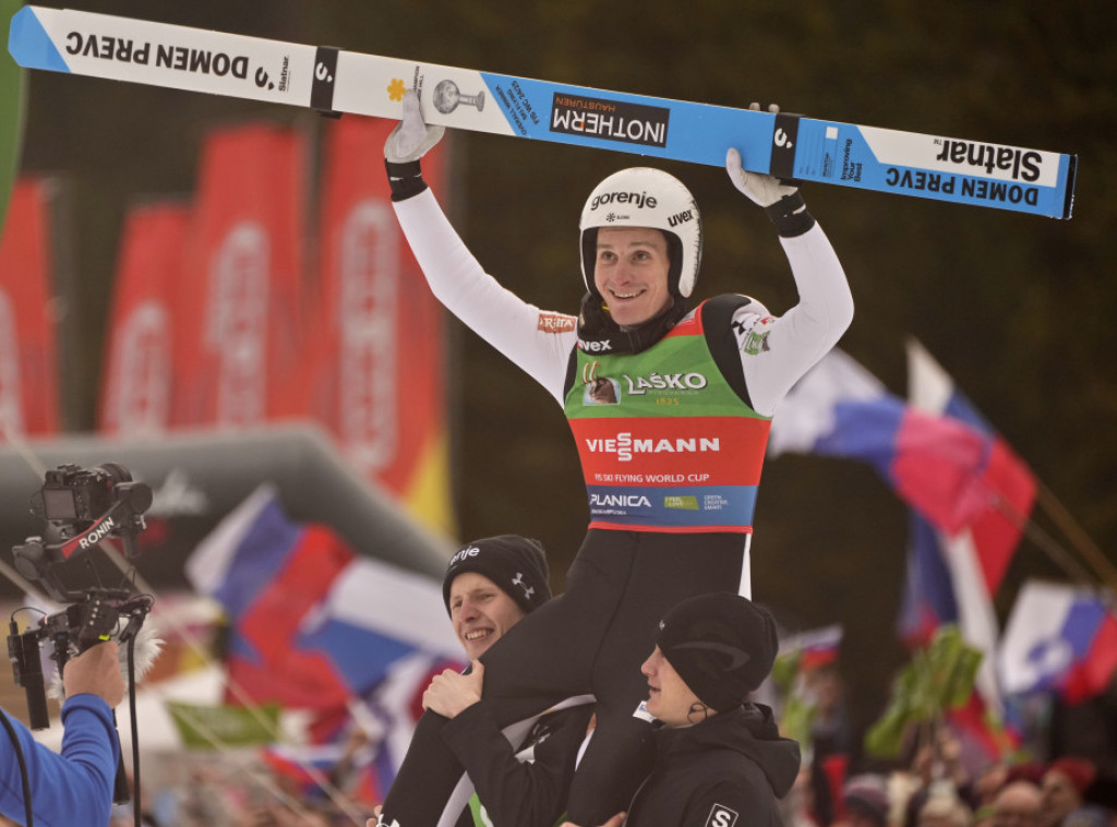 Domen Prevc osvojio Svetski kup u ski skokovima