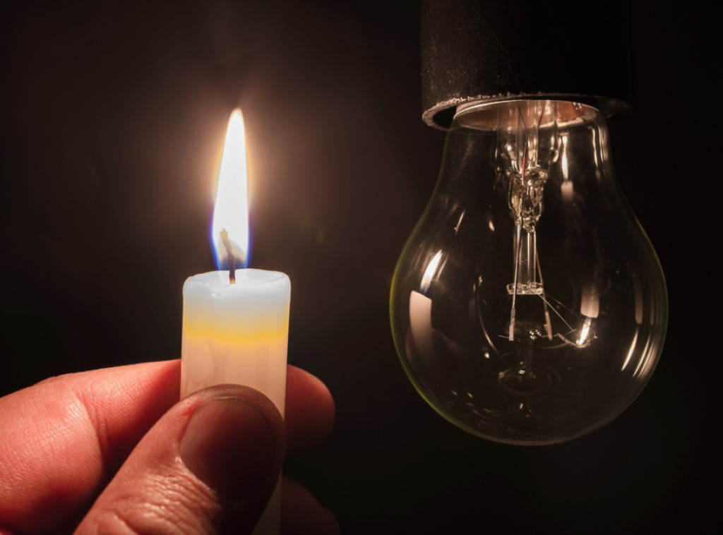 Više od 300.000 Kanađana ostalo bez električne energije zbog ledene oluje