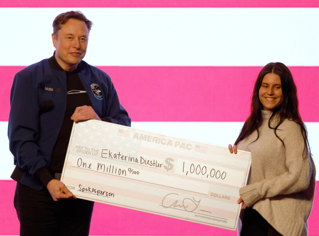 Pred izbore za Vrhovni sud Viskonsina Mask uručio dvojici glasača po milion dolara