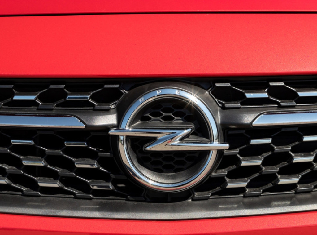 Opel corsa i opel crosland X iz 2022. god povlače se iz Srbije zbog rizika od požara