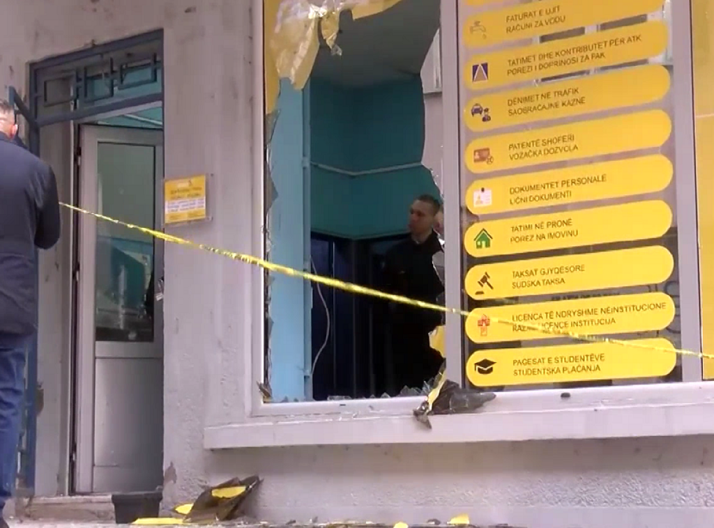 U centru Zvečana sinoć odjeknula snažna eksplozija