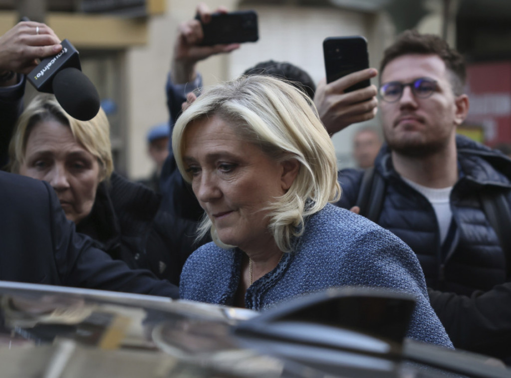 Istraživanje: Većina Francuza smatra da je presuda protiv Le Pen normalna presuda
