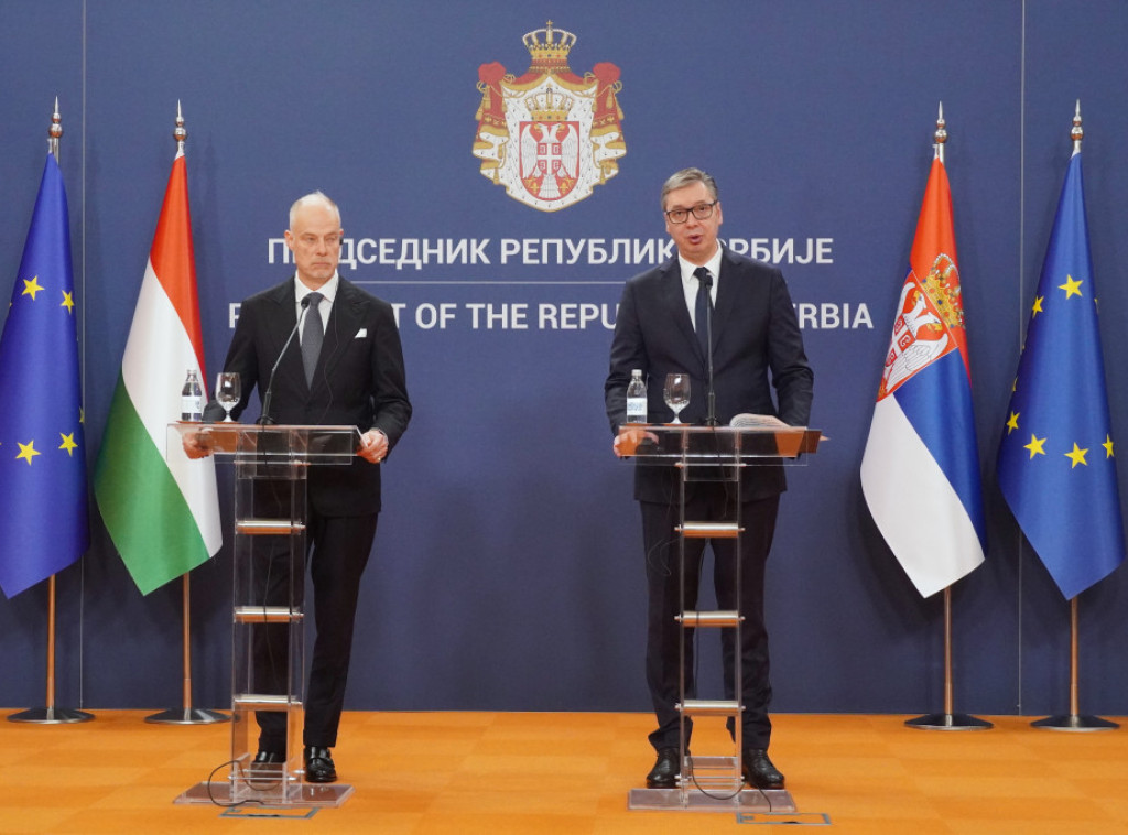 Vucic: Defence cooperation with Hungary highly developed, heading towards military alliance