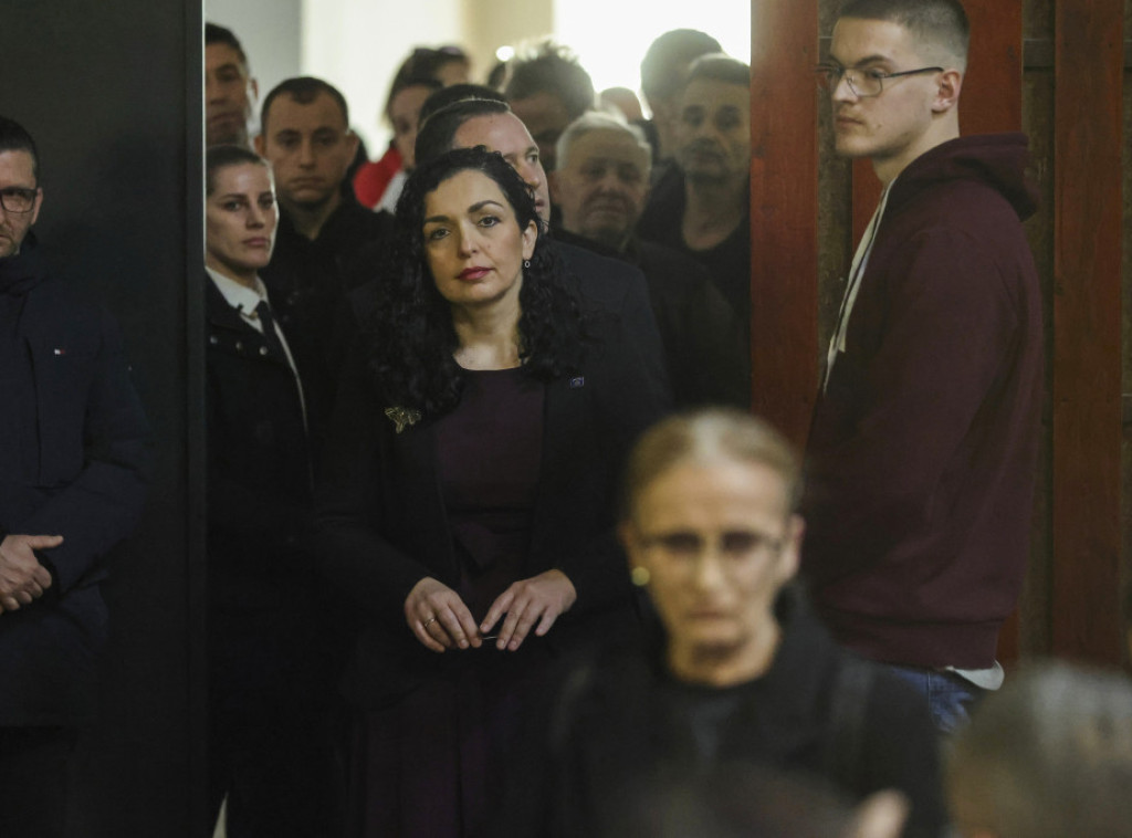 Konstitutivna sednica skupštine privremenih prištinskih institucija 15. aprila