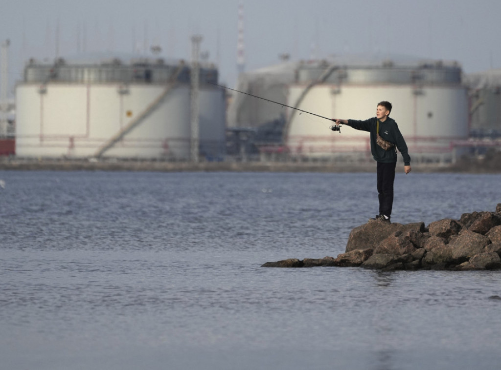 Novak: Ruska naftna industrija nastaviće da podnosi opsežne sankcije