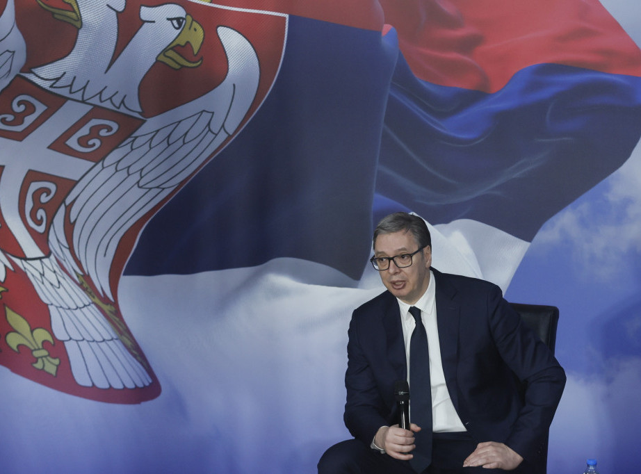 Predsednik Vučić čestitao Dan Vojske Srbije