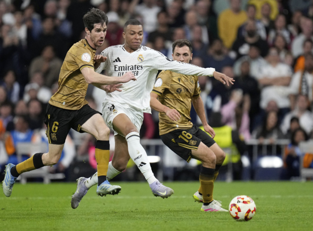 Osam golova u Madridu, Real posle produžetaka eliminisao Sosijedad za finale Kupa