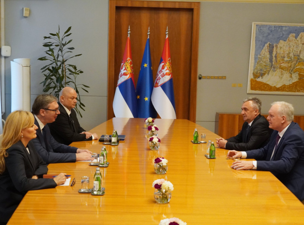 Vučić se u okviru konsultacija o mandataru sastao sa predstavnicima "Mi-glas iz naroda"