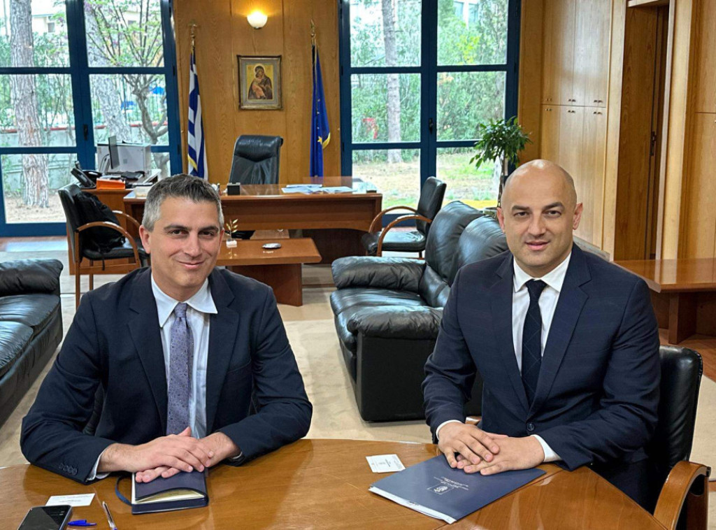 Ambasador u Atini Nikola Nedeljković sa grčkim ministrom infrastrukture i saobraćaja