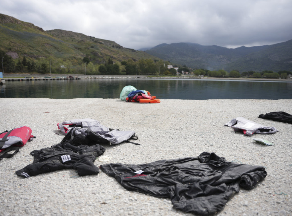 Najmanje 16 migranata izgubilo život, 40 spaseno u brodolomu u Egejskom moru