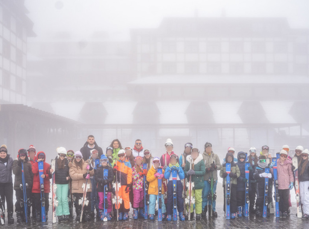 MK Grupa obezbedila zimovanje na Kopaoniku za najbolje učenike iz AP KiM
