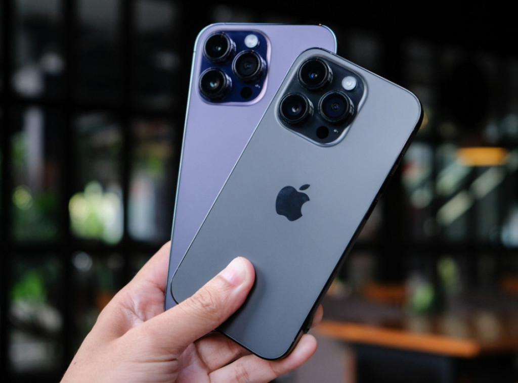 Trampove carine koče rast prodaje pametnih telefona, prognoze za 2025. prepolovljene