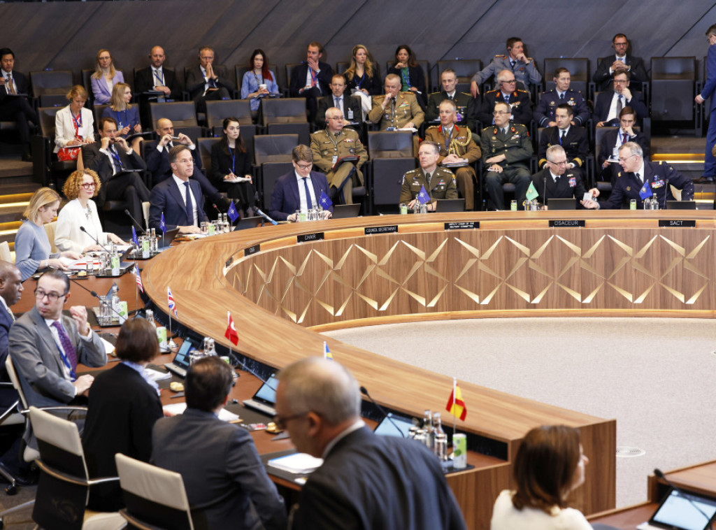 Evropski ministri na sastanku NATO-a okrivili Rusiju za osujećivanje napora za mir