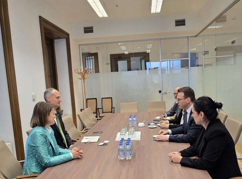 Petkovic, Hungary's Ugrosdy discuss difficult position of Kosovo-Metohija Serbs