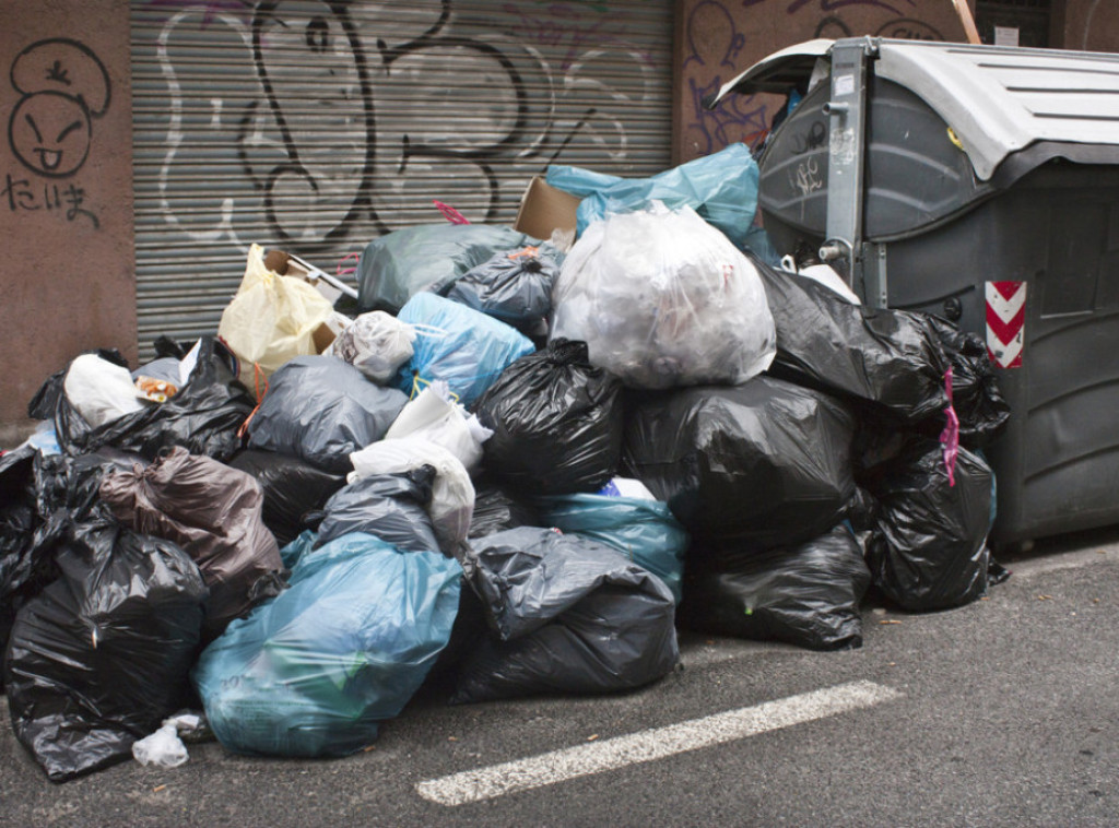 Na ulicama Birmingema 17.000 tona smeća zbog štrajka komunalnih službi