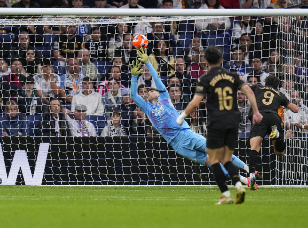 Fudbaleri Valensije pobedili Real u Madridu