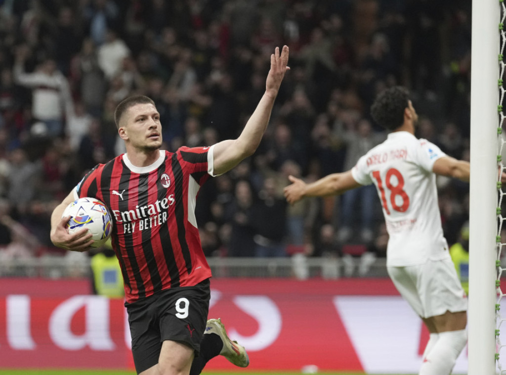 Srpski fudbaler Luka Jović strelac za Milan u remiju kod kuće od Fjorentine