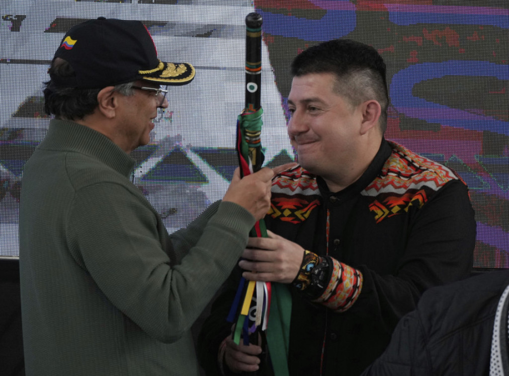 Kolumbija: Oružana grupa predala vojnu opremu državi