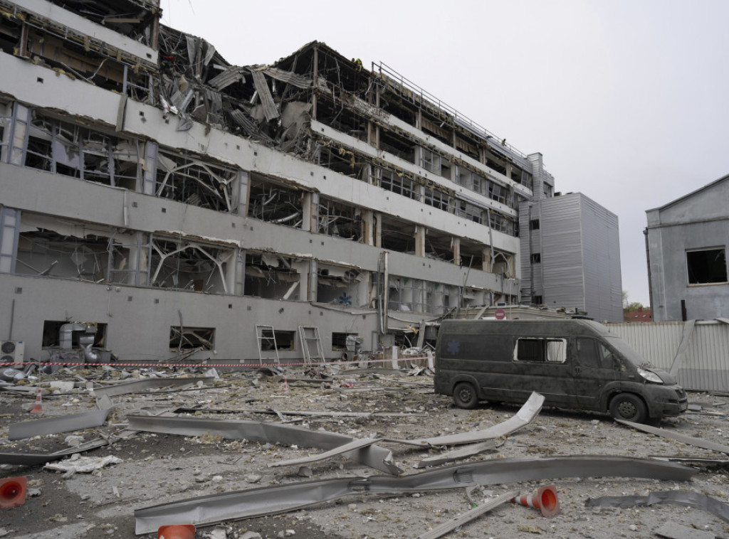 U raketnom napadu na Kijev jedna osoba poginula, tri su povređene