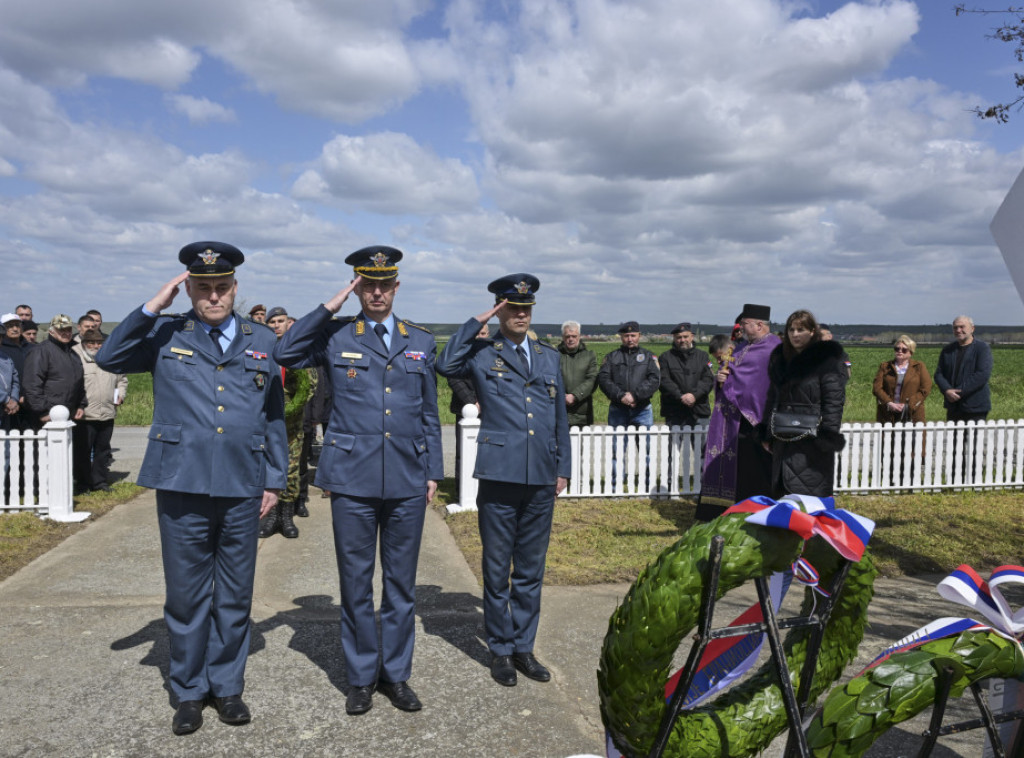 Položeni venci povodom Dana sećanja na početak Drugog svetskog rata u Jugoslaviji