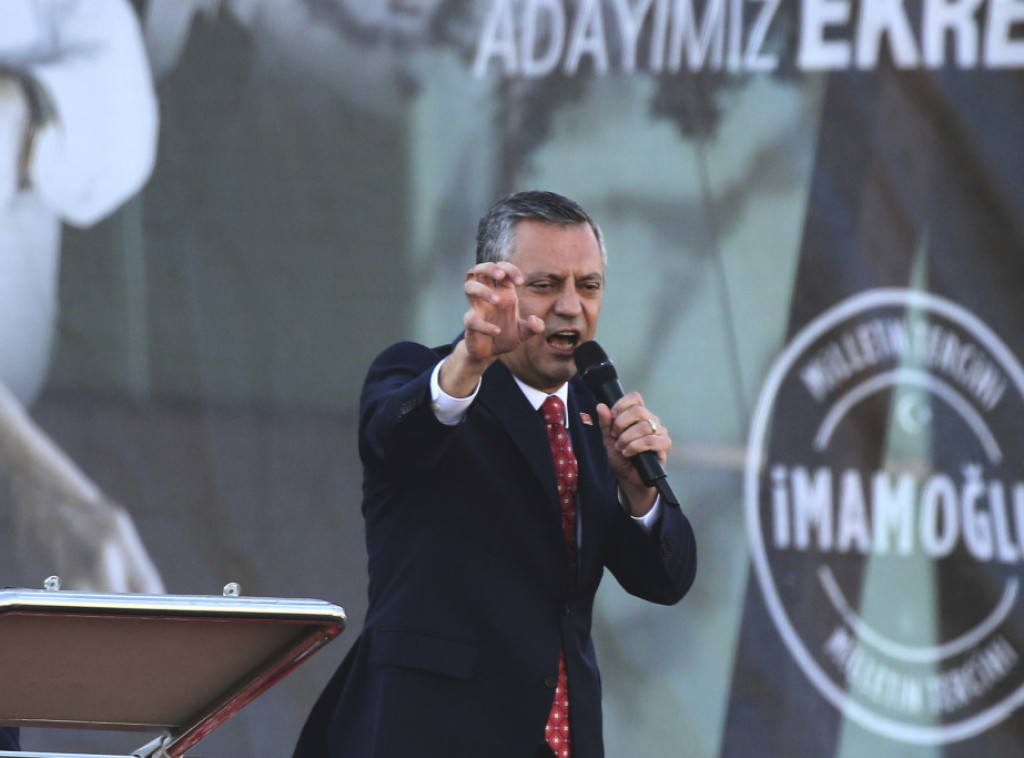 Turska opozicija najavila da će nastaviti proteste zbog zatvaranja Imamoglua