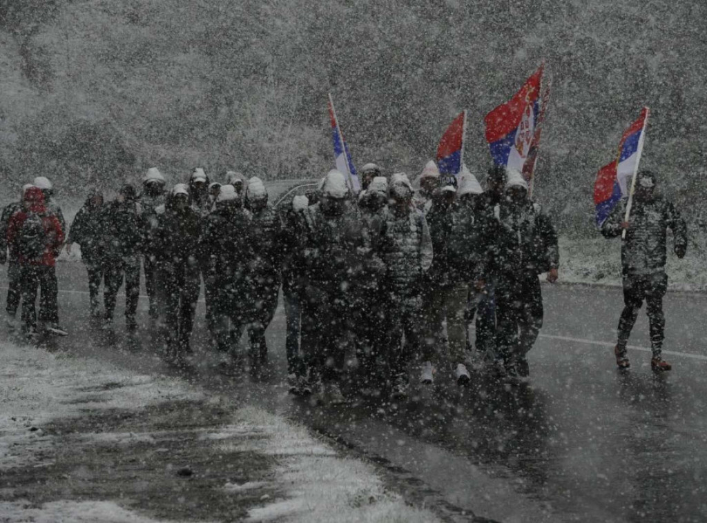 Vučić pozdravio Srbe iz AP KiM koji su krenuli jutros pešice ka Beogradu