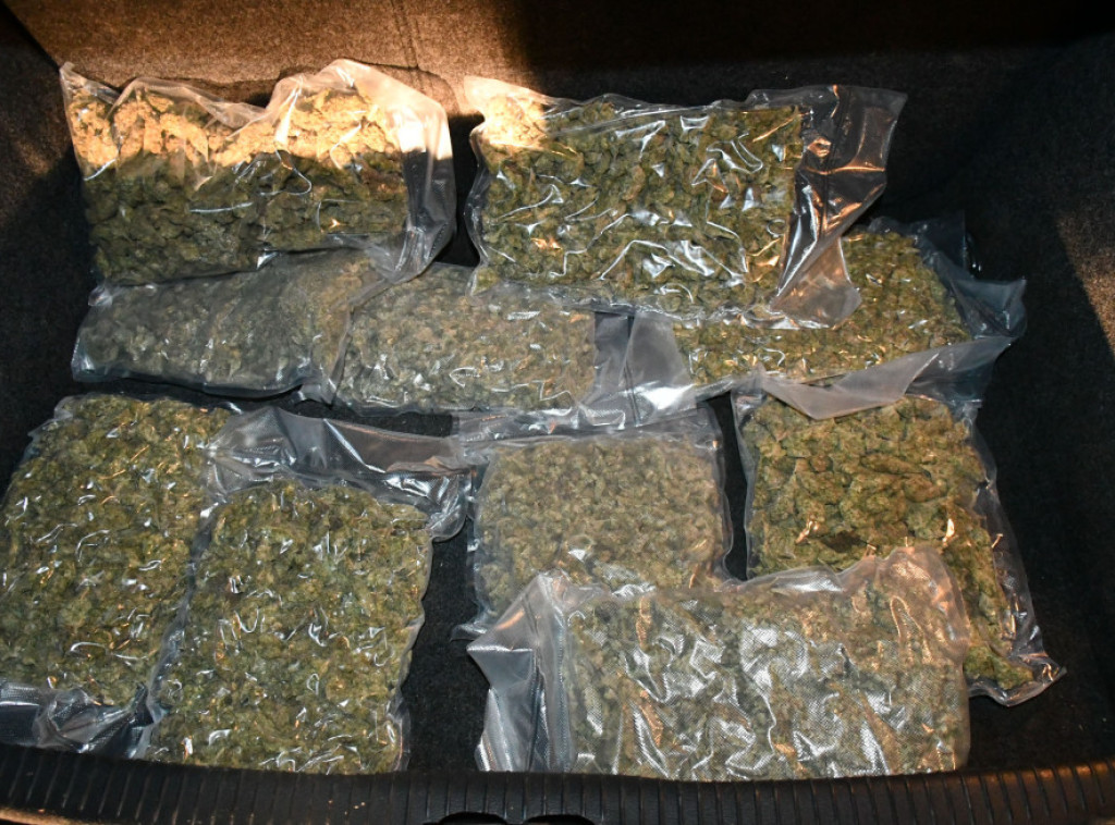 PU Niš: Uhapšene četiri osobe zbog posedovanja i prodaje maruhuane i kokaina