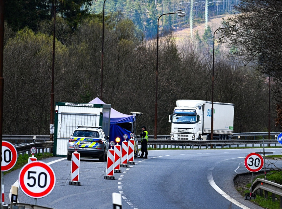 U Dunavu na severozapadu Slovačke pronađena pomorska mina, dugačka dva metra