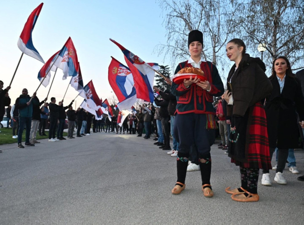 Oko 160 Srba koji pešače sa KiM ka Beogradu stigli u Preljinu, kod Čačka