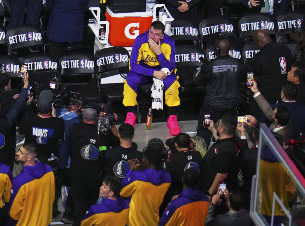 Dončić zaplakao, pa "isporučio" Dalasu 45 poena za pobedu LA Lejkersa