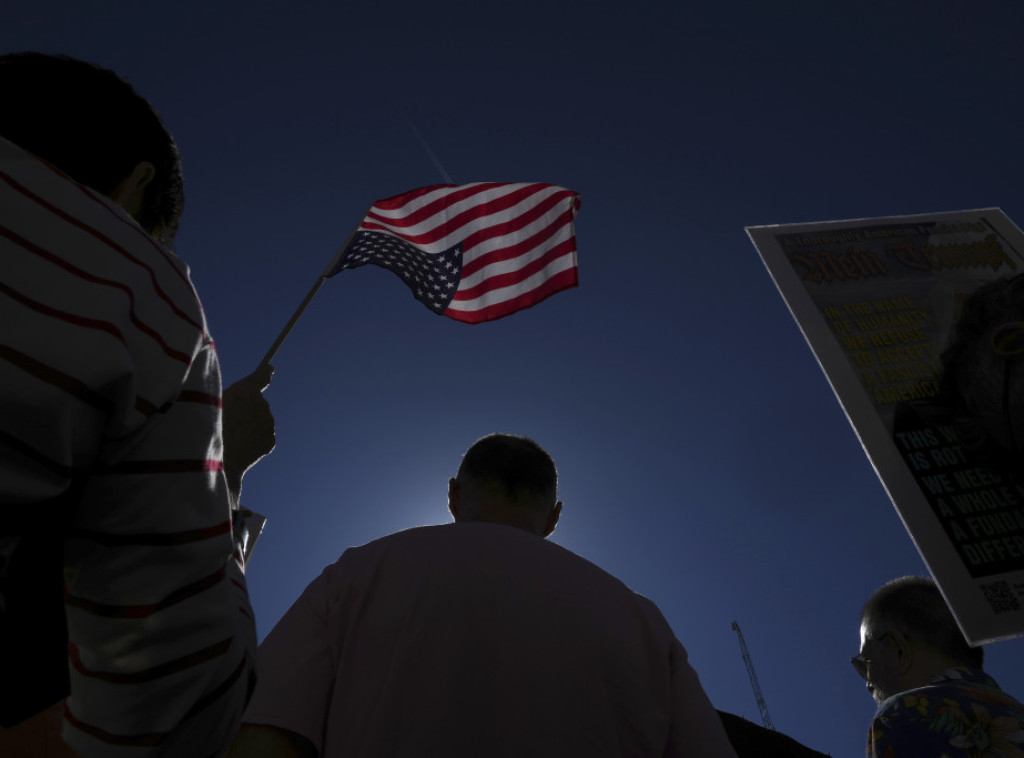 Mask otkrio Amerikanca "rođenog" 2154. koji je primio 41.000 dolara socijalne pomoći