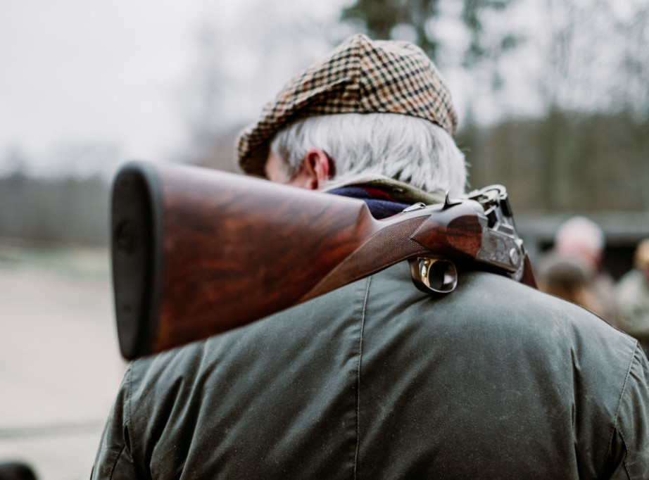 Uprava za šume naložila korisnicima lovišta da obezbede hranu za divljač