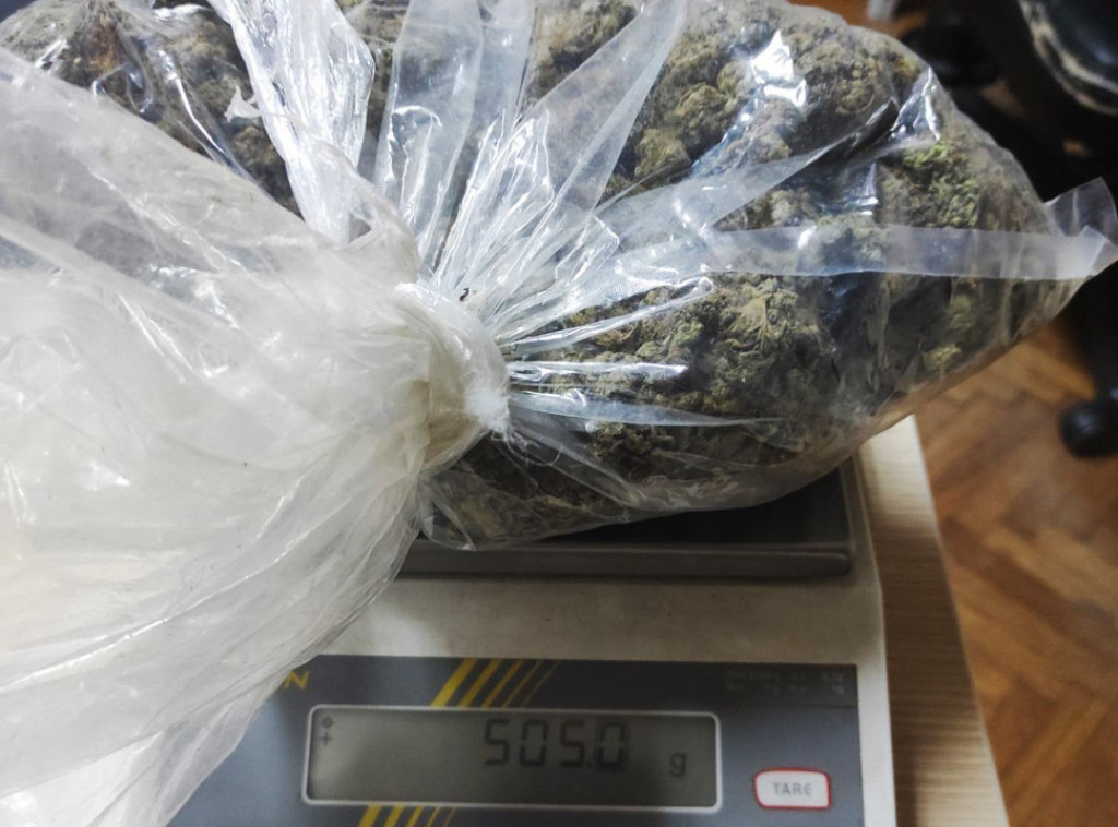 Policija u Sremskoj Mitrovici uhapsila muškarca kod koga je pronašla narkotike