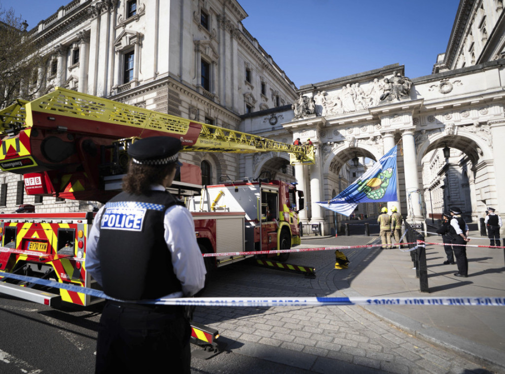 Uhapšen lider Grinpisa Velike Bbritanije i još pet aktivista zbog incidenta kod ambasade SAD