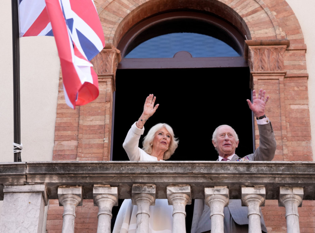 Kralj Čarls i kraljica Kamila posetili Danteovu grobnicu u Raveni