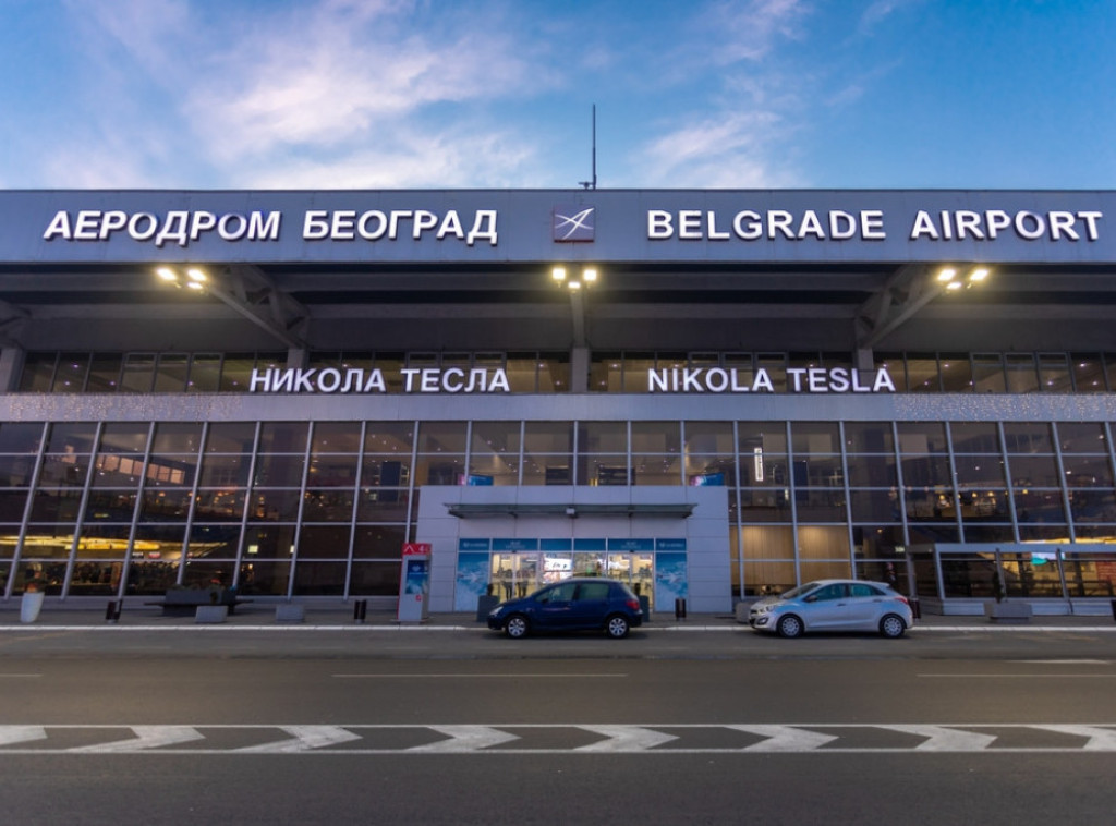 Na beogradskom aerodromu letovi se redovno odvijaju, uz sporadično kašnjenje