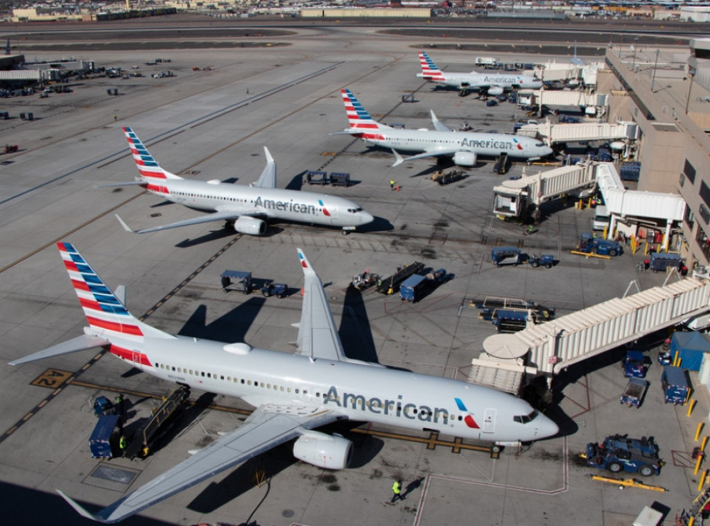 SAD: Sudar dva aviona Amerikan erlajnza na rulnoj stazi na aerodromu, nema povređenih