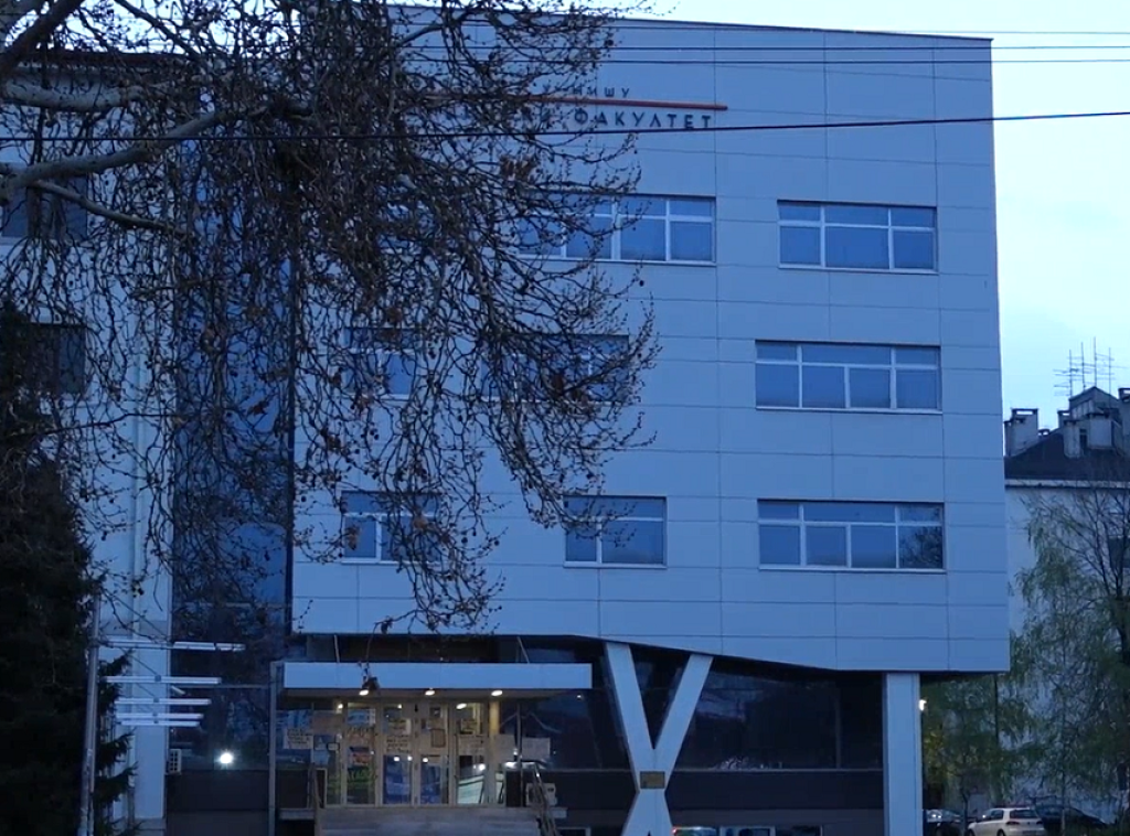 Pripadnici policije popodne ušli na Medicinski fakultet u Nišu