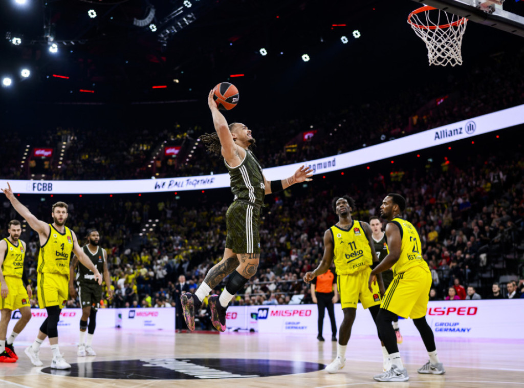 Košarkaši Pariza pobedili Albu, poraz Bajerna od Fenerbahčea