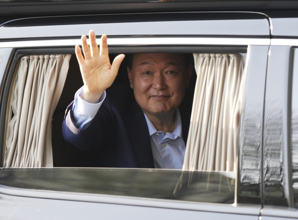 Smenjeni predsednik Južne Koreje napustio predsedničku rezidenciju