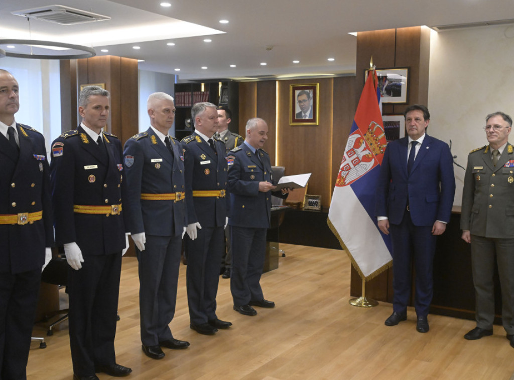 Ministar Gašić uručio ukaze oficirima o unapređenjima i postavljanju na nove dužnosti