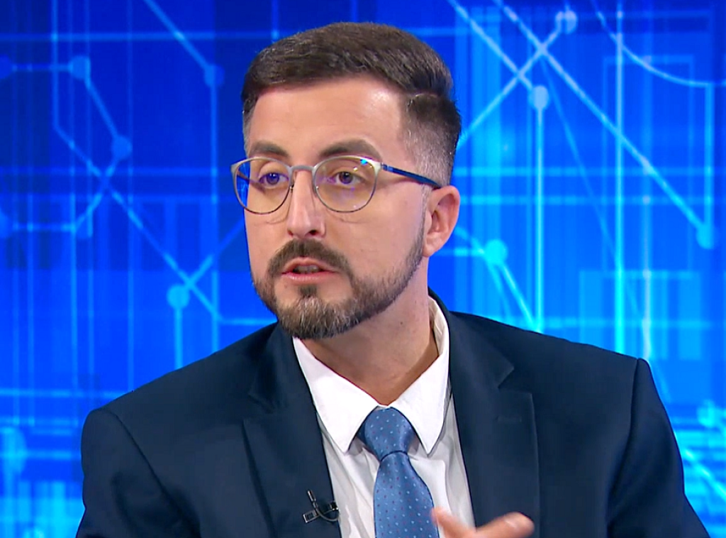 Nebojša Obrknežev: Zastava Srbije je krov svega, treba braniti nju i državu Srbiju