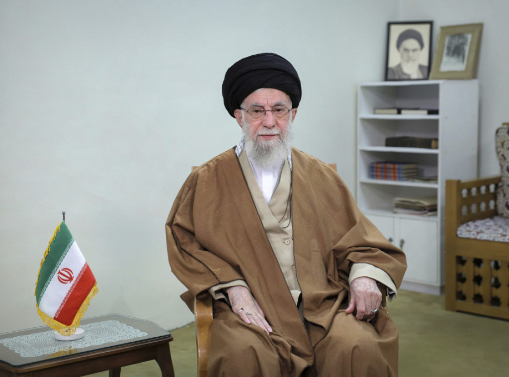 Njujork tajms: Najviši iranski zvaničnici tražili Hamneiju da dozvoli pregovore sa SAD