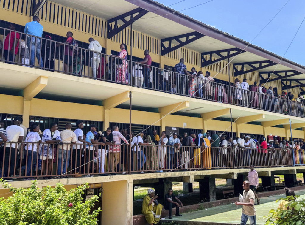 Velike gužve i dugački redovi ispred biračkih mesta na izborima za predsednika Gabona