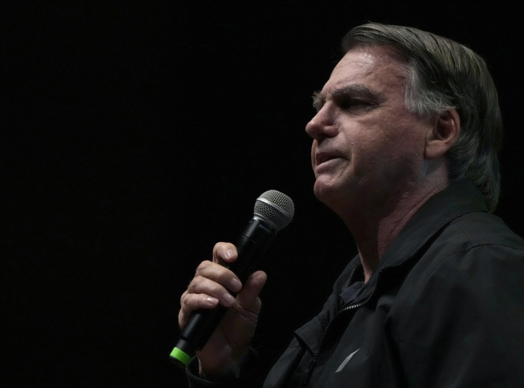 Bivši predsednik Brazila Bolsonaro biće helikopterom prebačen u bolnicu u Braziliji